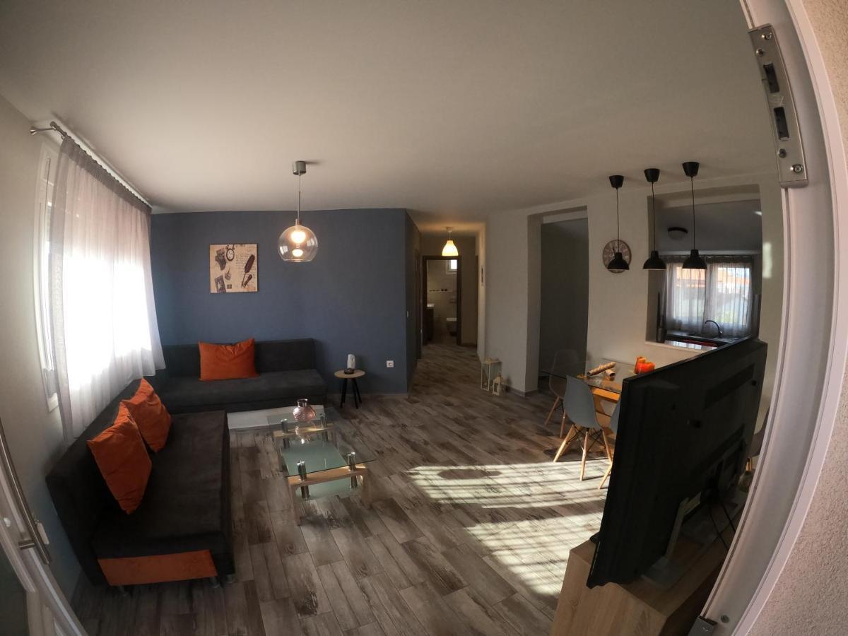 Private Modern Apartment Nea Roda Exterior photo