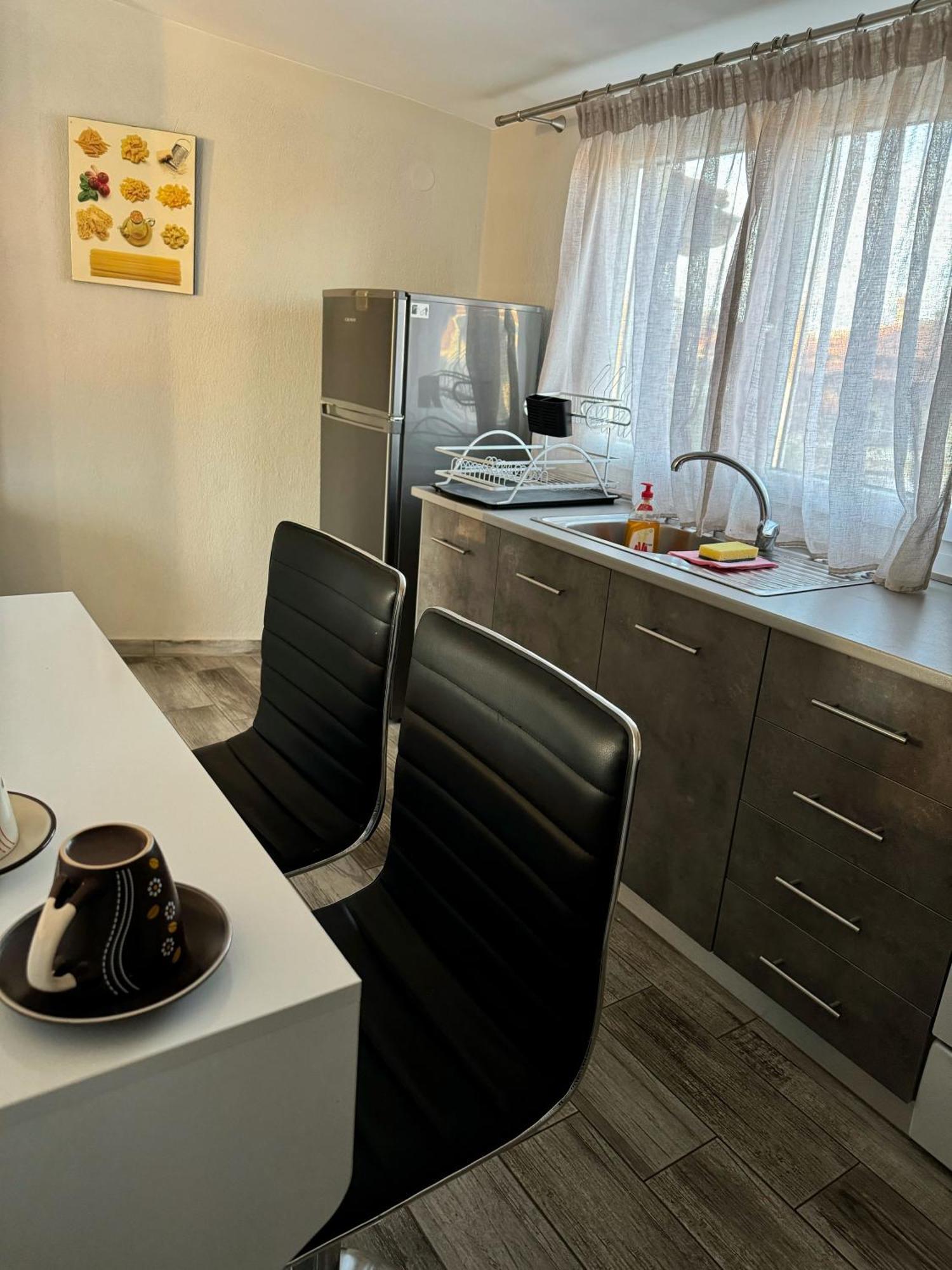 Private Modern Apartment Nea Roda Exterior photo