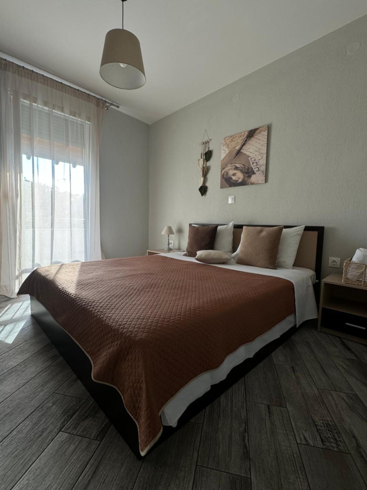 Private Modern Apartment Nea Roda Exterior photo